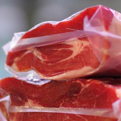 বিভিন্ন খাদ্য প্যাকেজিং প্রয়োজনের জন্য 78 ইঞ্চি পর্যন্ত দৈর্ঘ্য এবং 22 ইঞ্চি প্রস্থের কাস্টমাইজড আকারের সাথে হিট সিল টপ ভ্যাকুয়াম প্যাকেজিং পাউচ